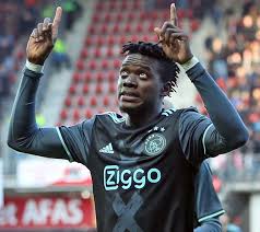 Welkom terug: Bekend gezicht Bertrand Traore keert terug naar Ajax…