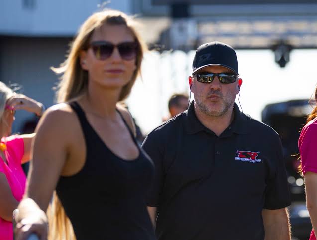 It’s official: Tony Stewart admits he is worried about being embarrassed by a “terrible…….Read more