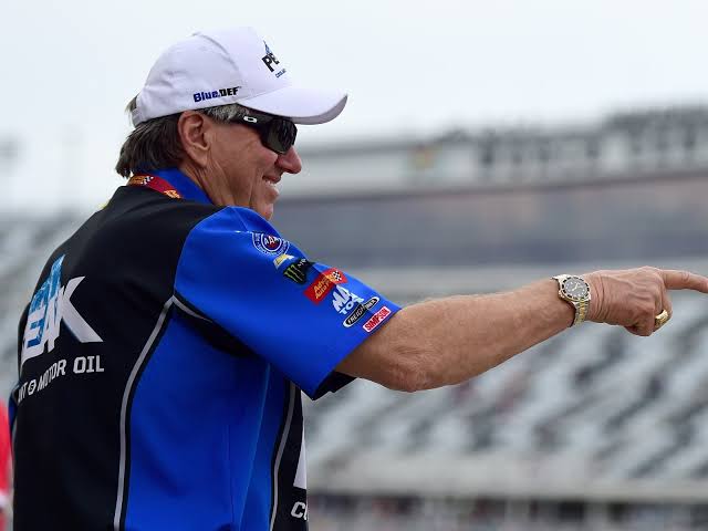 HRA Legend Pays Tribute to John Force at US Nationals: The End of an Era…… Read more