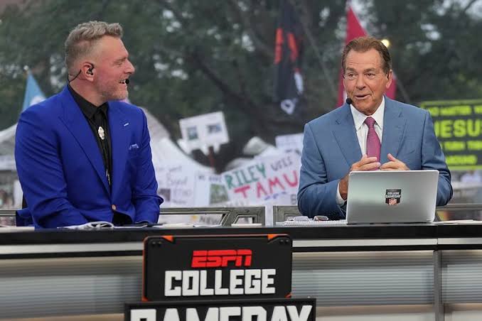 Just in: Pat McAfee Weighs In on Nick Saban’s Unexpected Departure from ESPN…. Read more