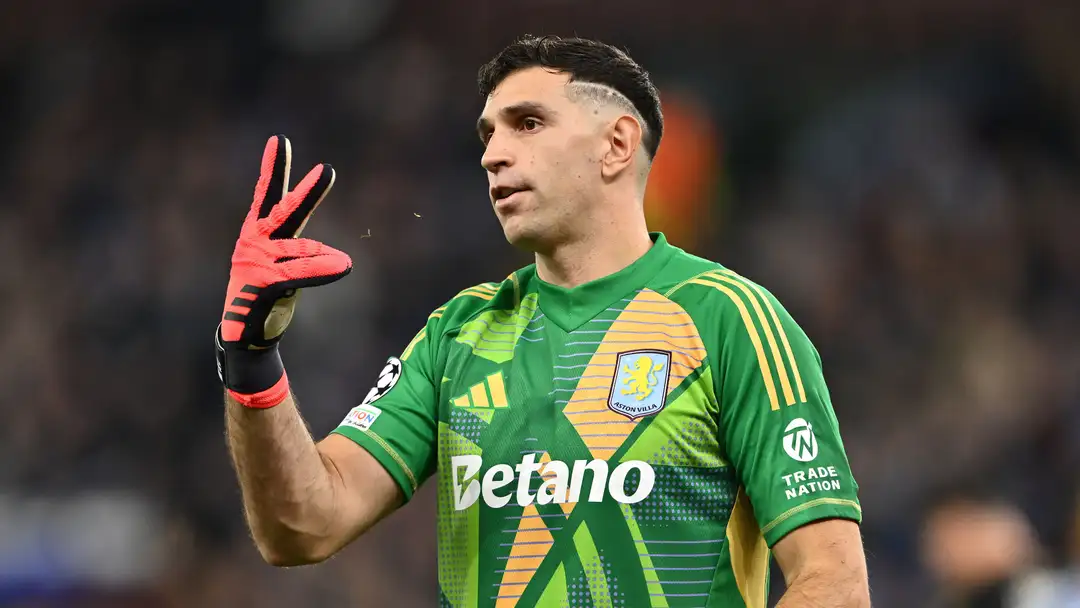 Man Utd suffer Emiliano Martinez blow as Argentina goalkeeper becomes ‘tempted’ by Saudi Arabia move after Old Trafford transfer standstill